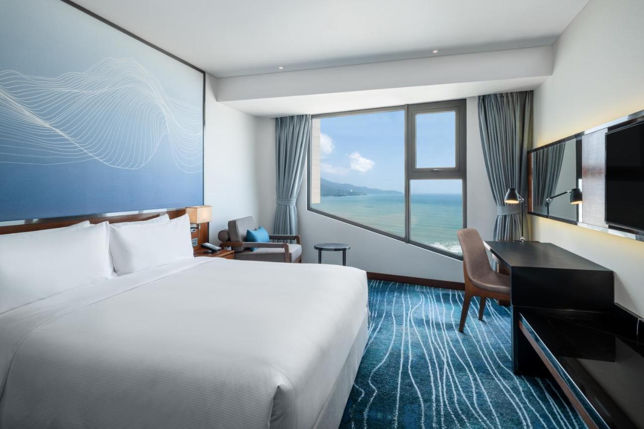 Hilton Garden Khách sạn