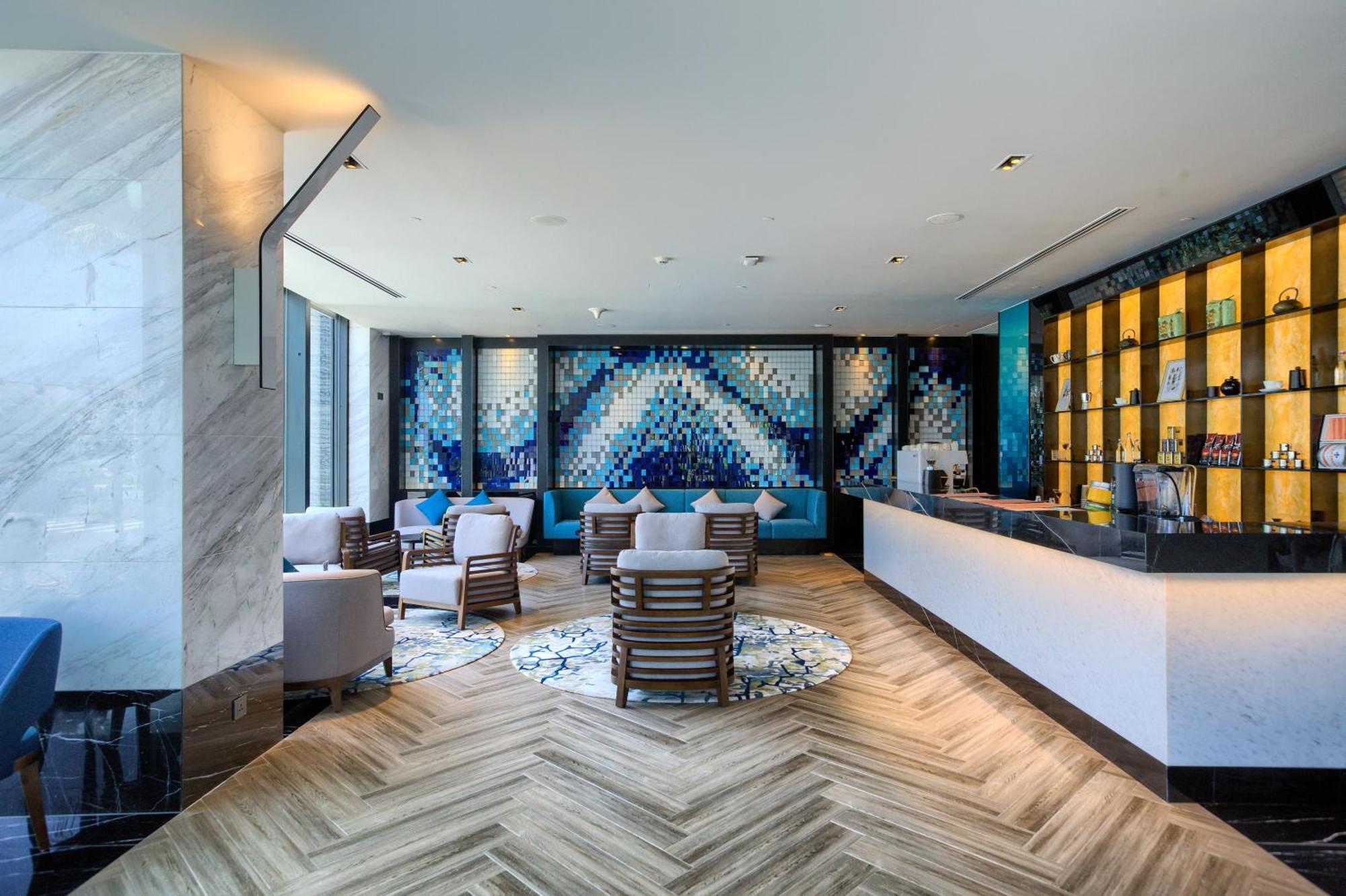 Hilton Garden Khách sạn