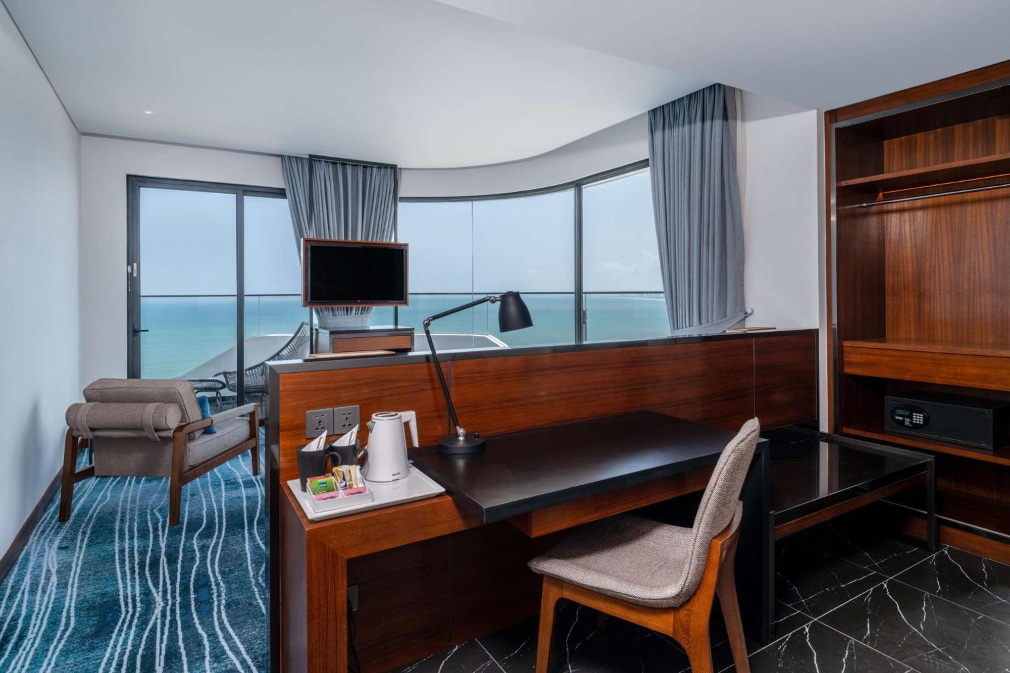 Hilton Garden Khách sạn 4*