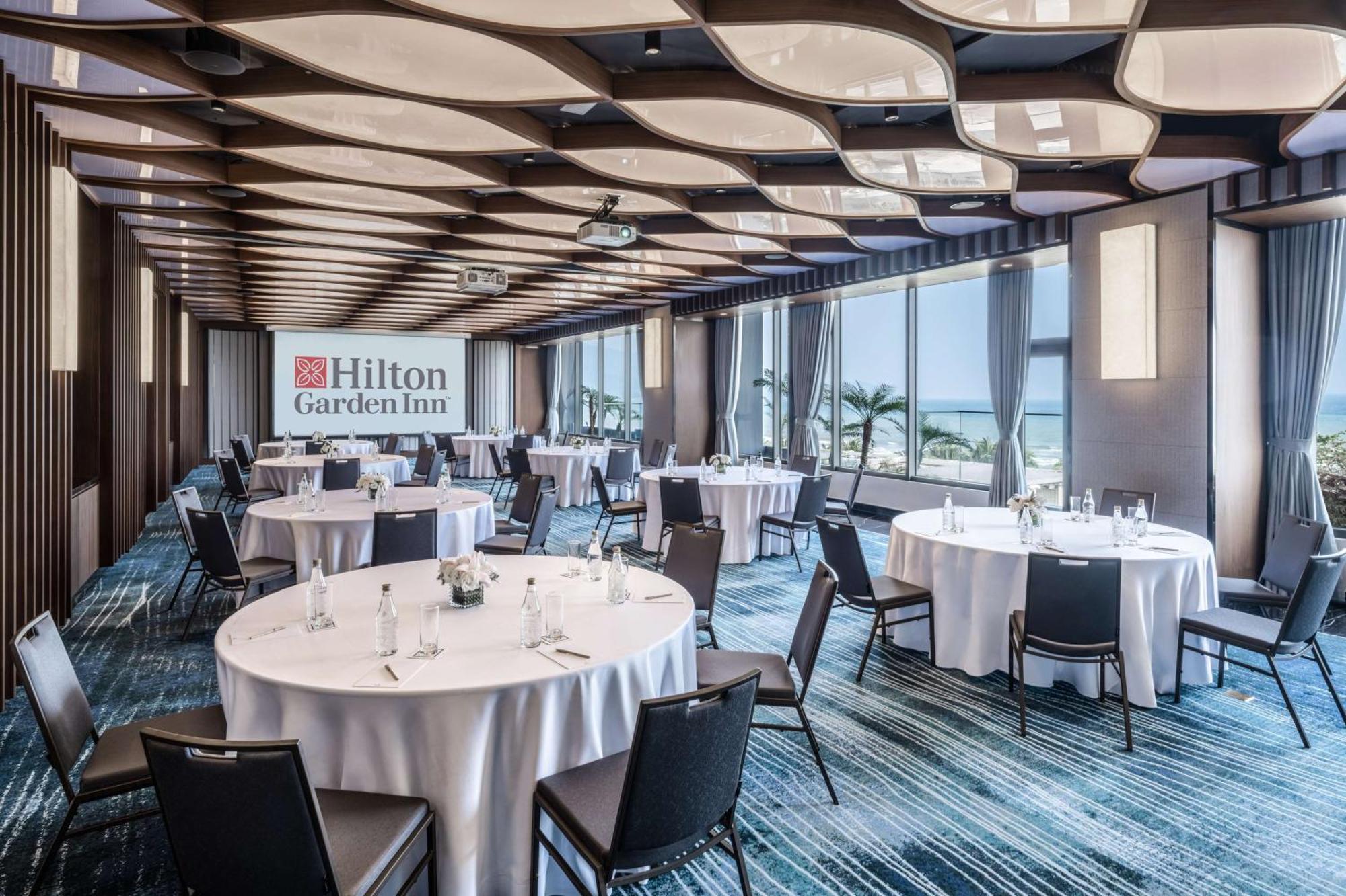 Hilton Garden Khách sạn 4*