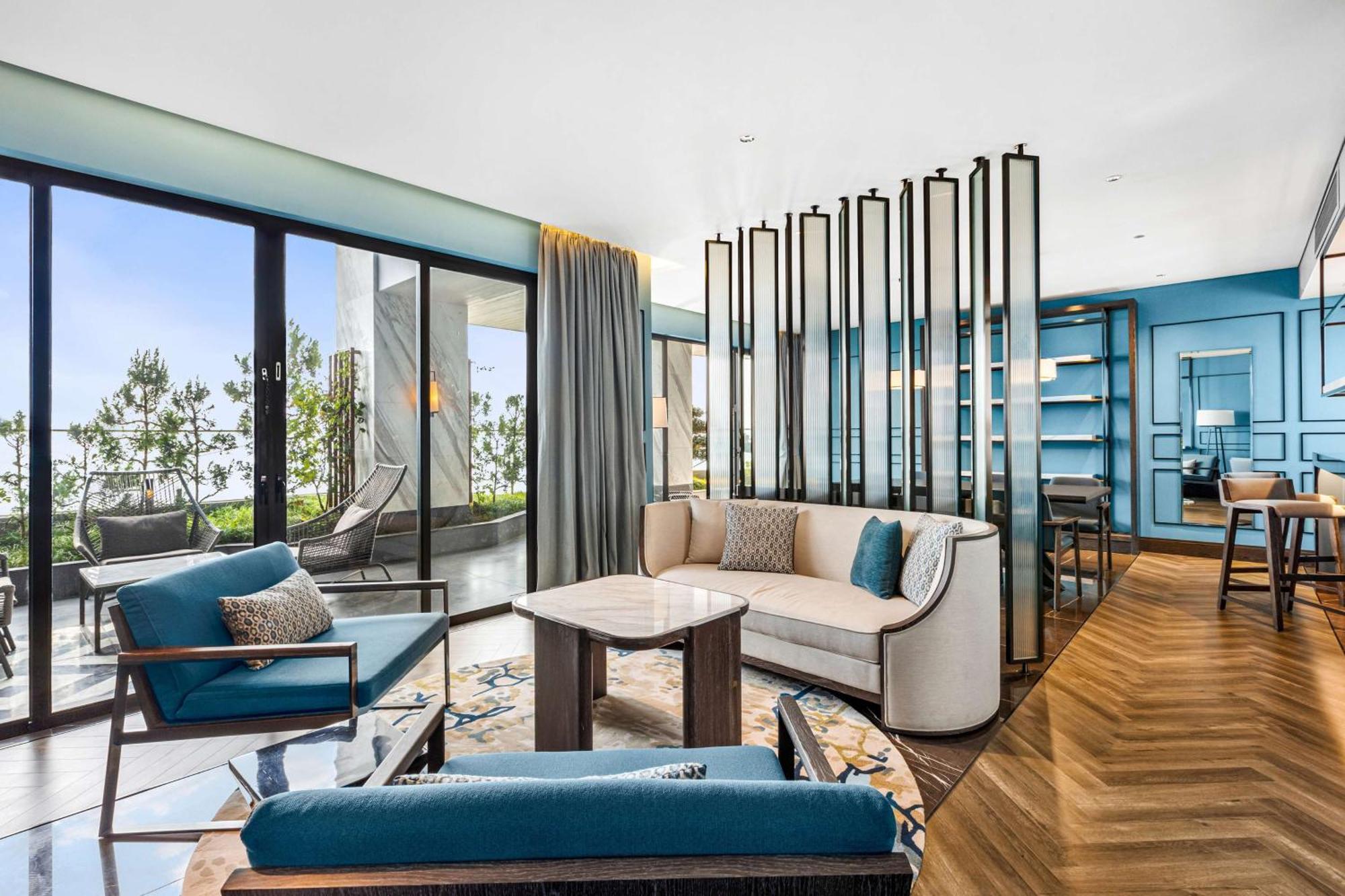 Hilton Garden Khách sạn
